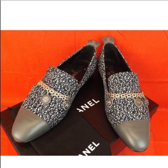 Chanel charm loafers - Picture 4 of 9